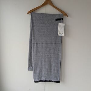 Lululemon Athletica Vinyasa Scarf Black White Herringbone